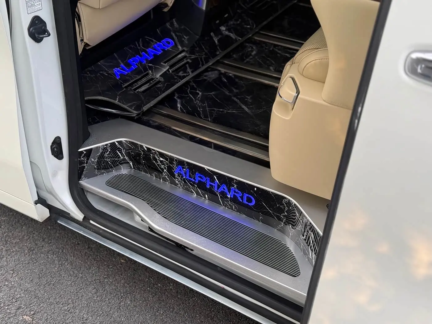 Toyota Alphard 2016 — Фото 10/20