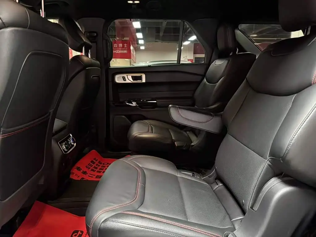 Ford Explorer 2021 — Photo 9/9