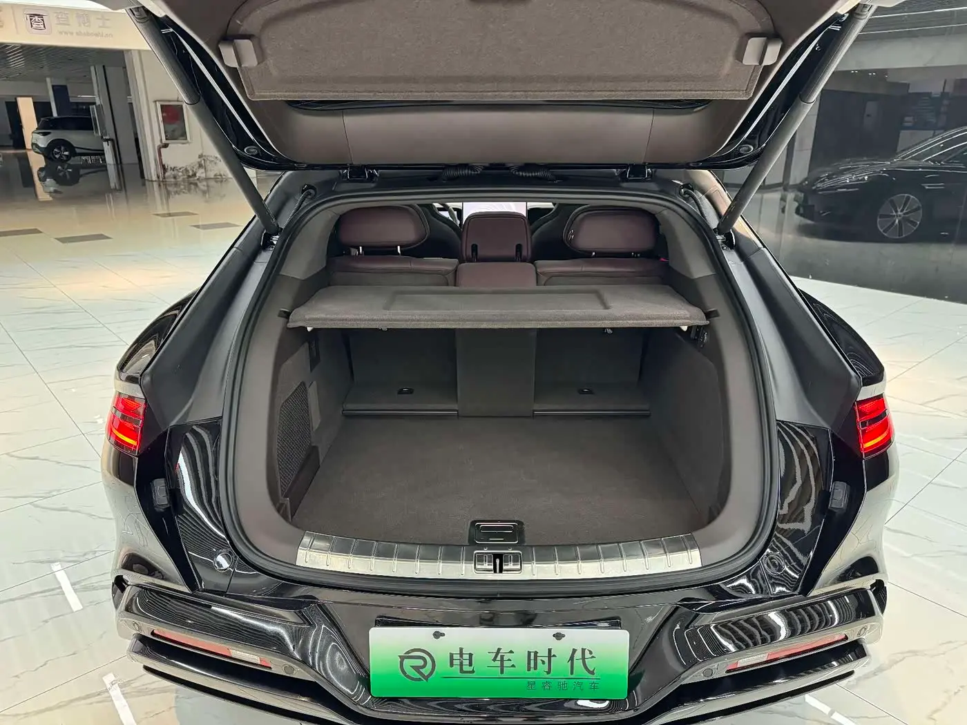 Denza Z9GT 2024 — Photo 9/16