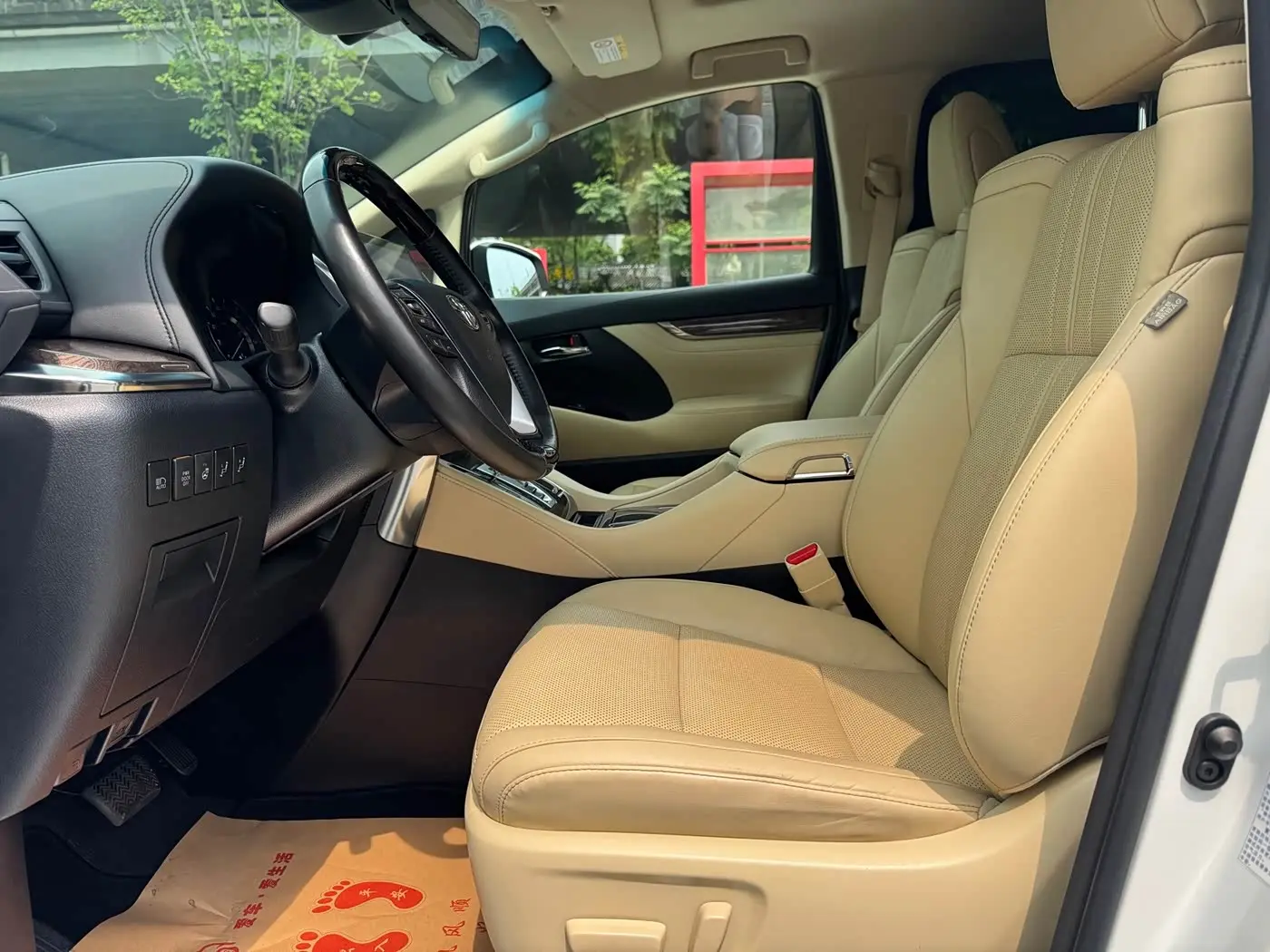 Toyota Alphard 2020 — Фото 8/18