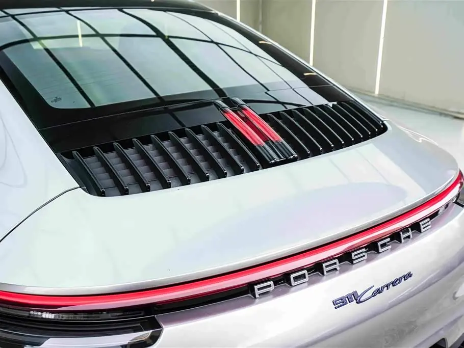 Porsche 911 2021 — Фото 12/20