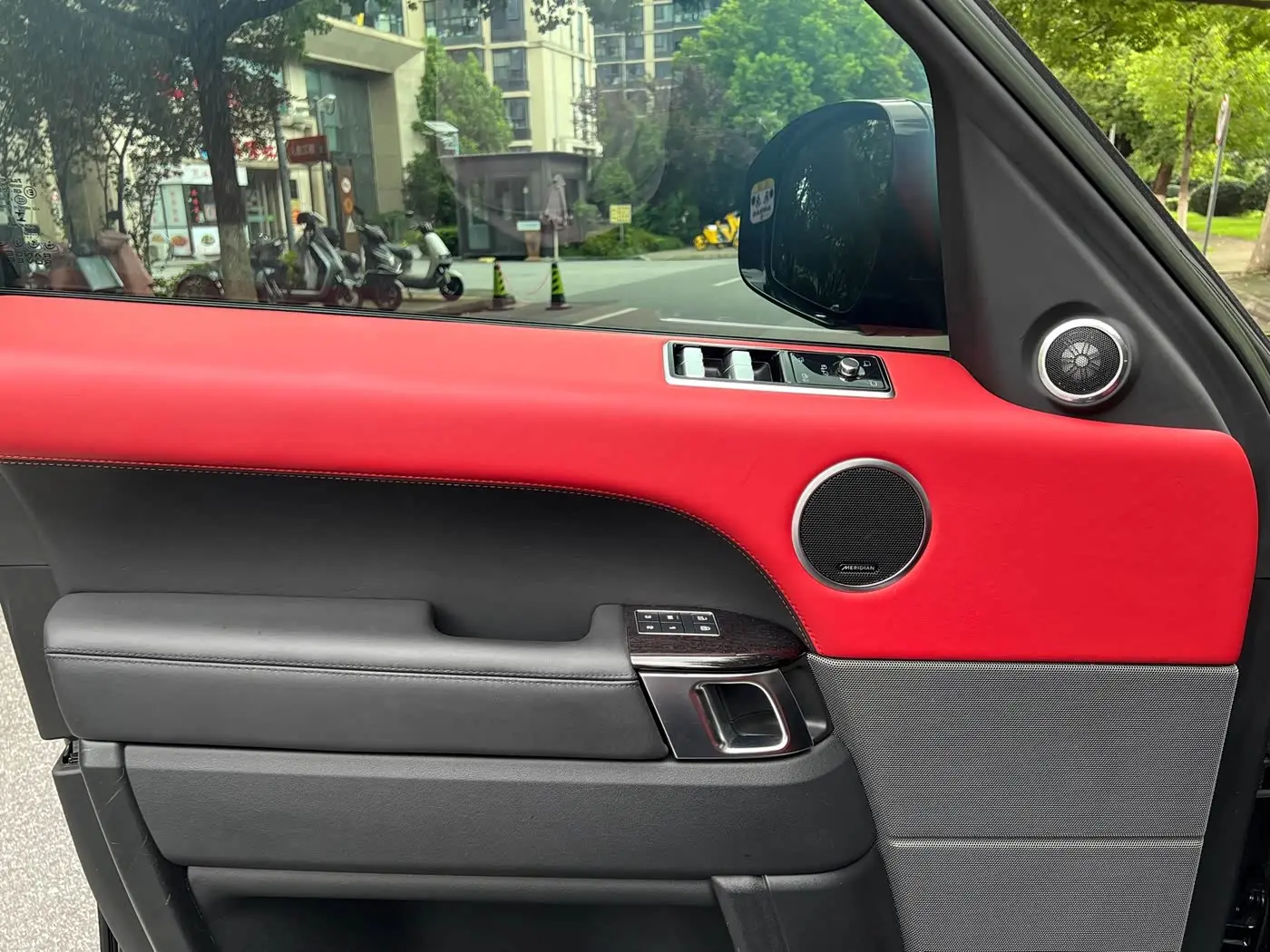 Land Rover Range Rover Sport 2022 — Photo 13/20