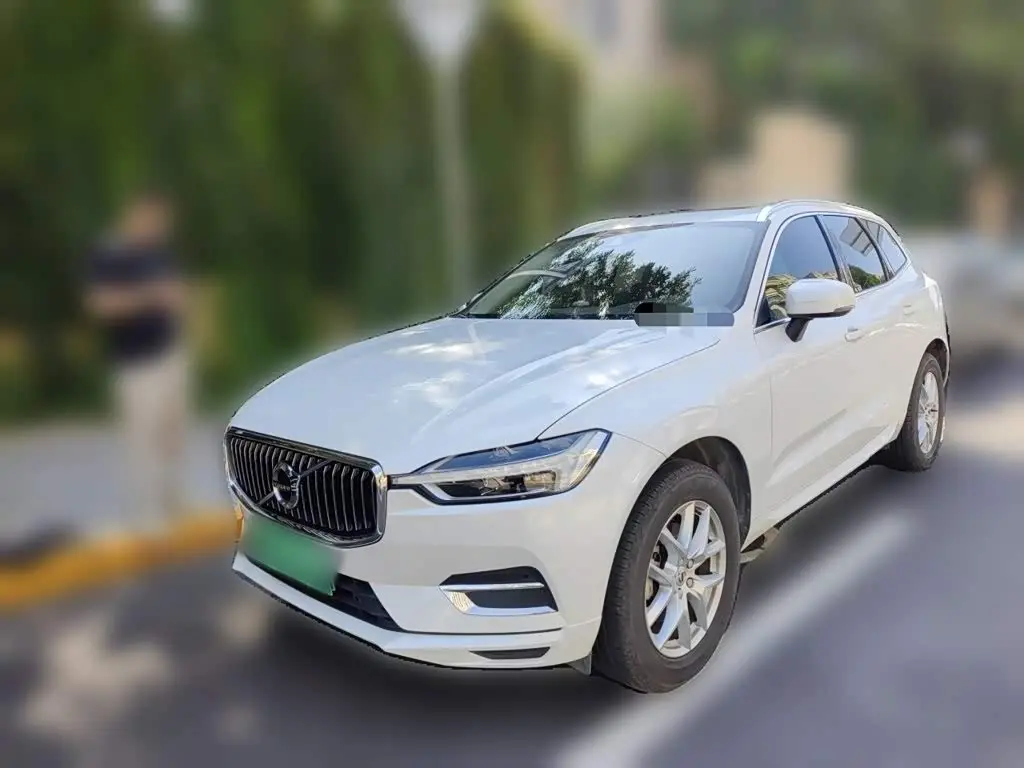 Volvo XC60 2019 — Фото 1/20