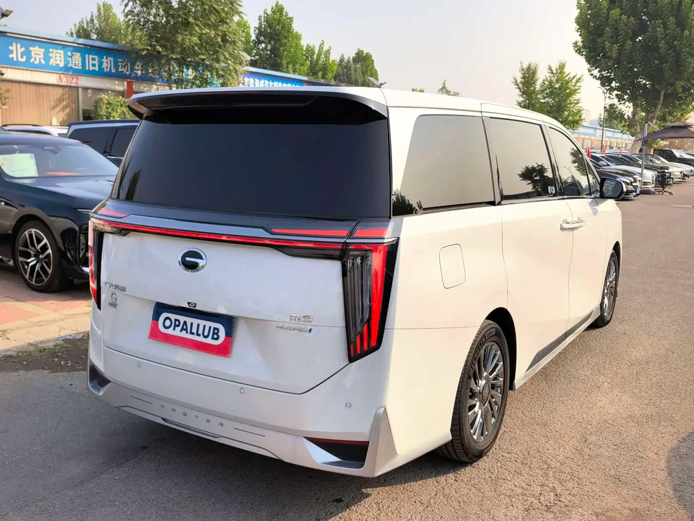 GAC Trumpchi Trumpchi M8 2025 — Photo 5/20