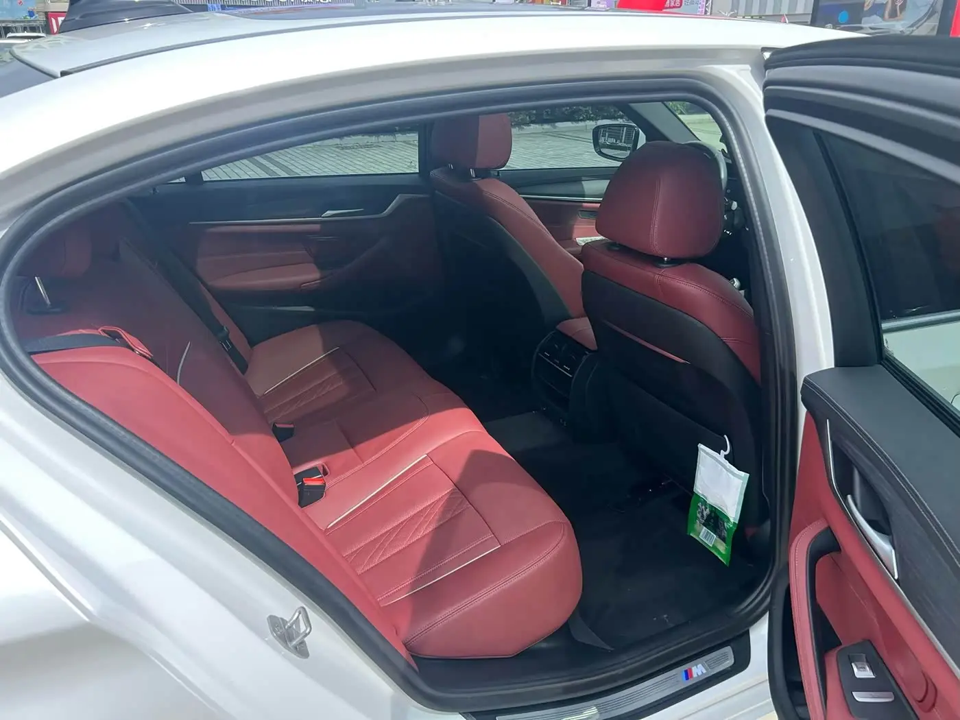 BMW 5 Series 2023 — Photo 9/9