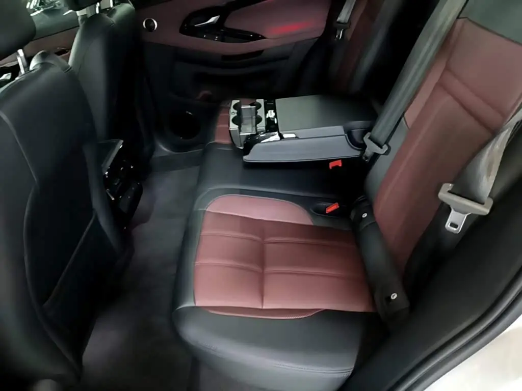 Land Rover Range Rover Evoque 2026 — Фото 17/20