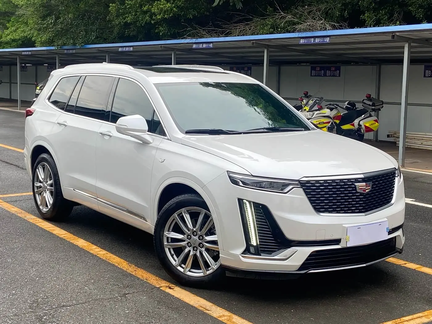 Cadillac XT6 2024 — Фото 3/11