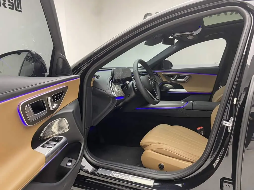 Mercedes-Benz E-Class 2025 — Фото 17/20