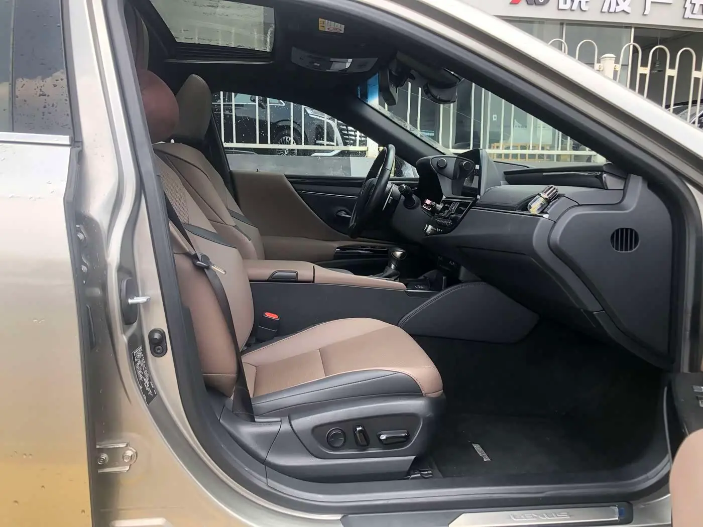 Lexus ES 2022 — Şəkil 11/19