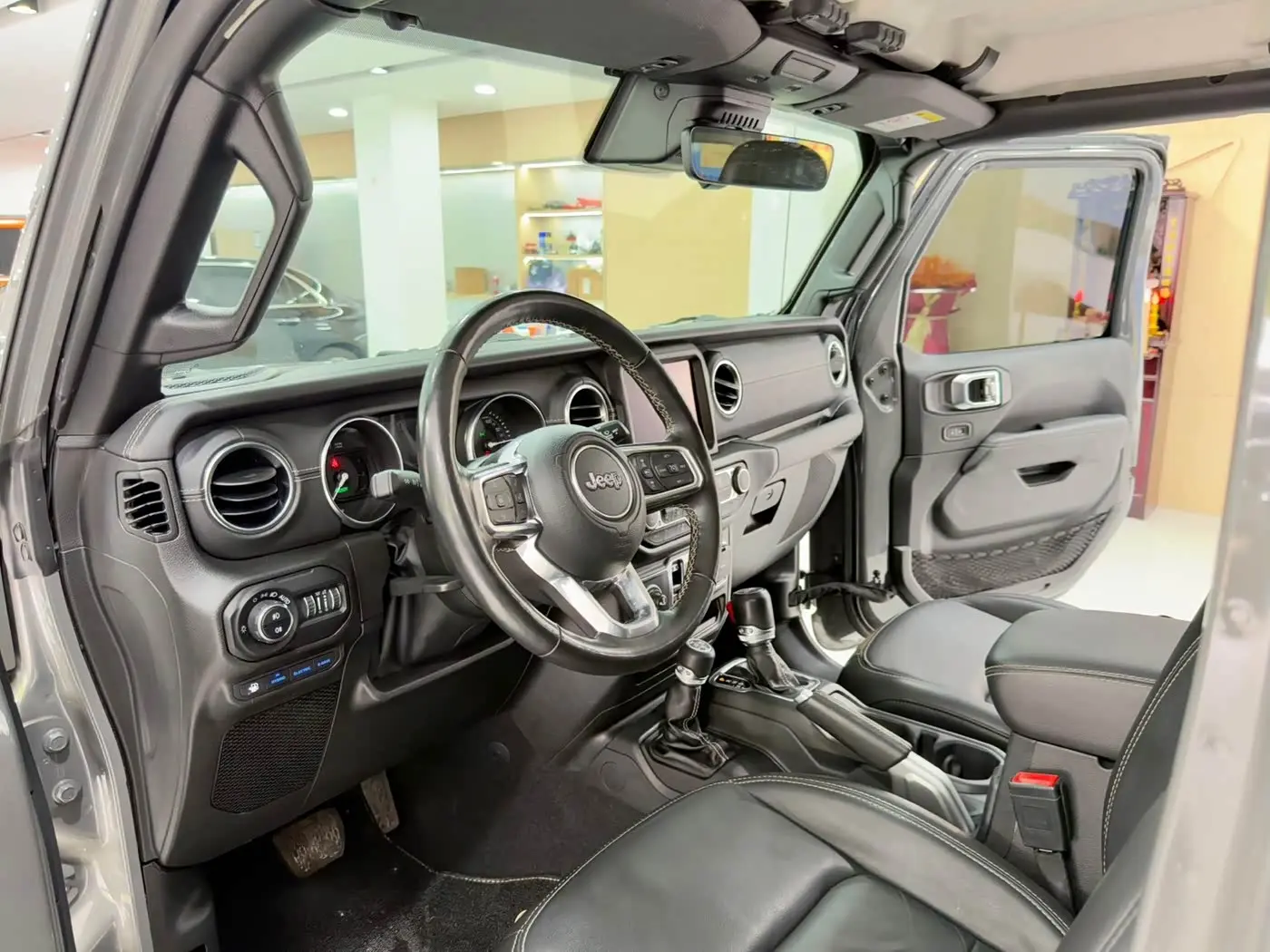 Jeep Wrangler 4xe 2022 — Фото 4/16
