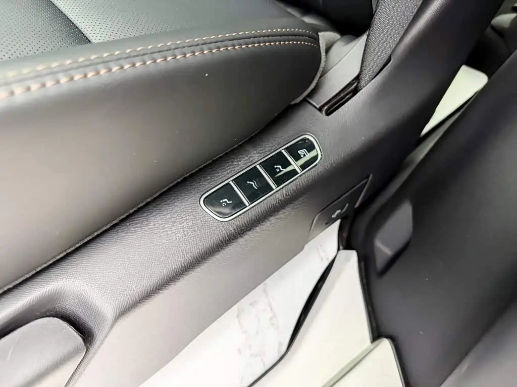 GAC Trumpchi Trumpchi E8 NEV 2024 — Фото 8/16