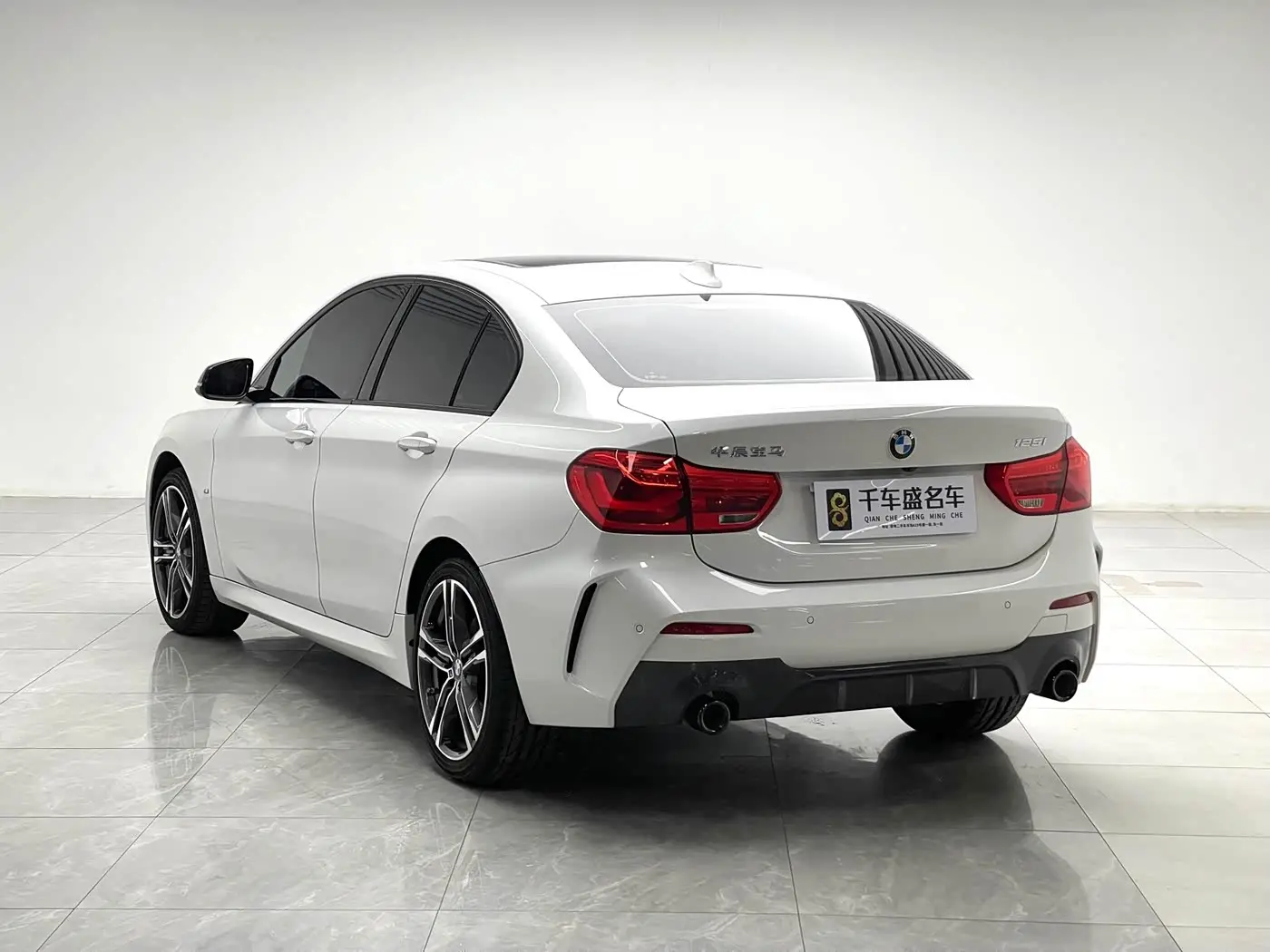 BMW 1 Series 2021 — Фото 4/20