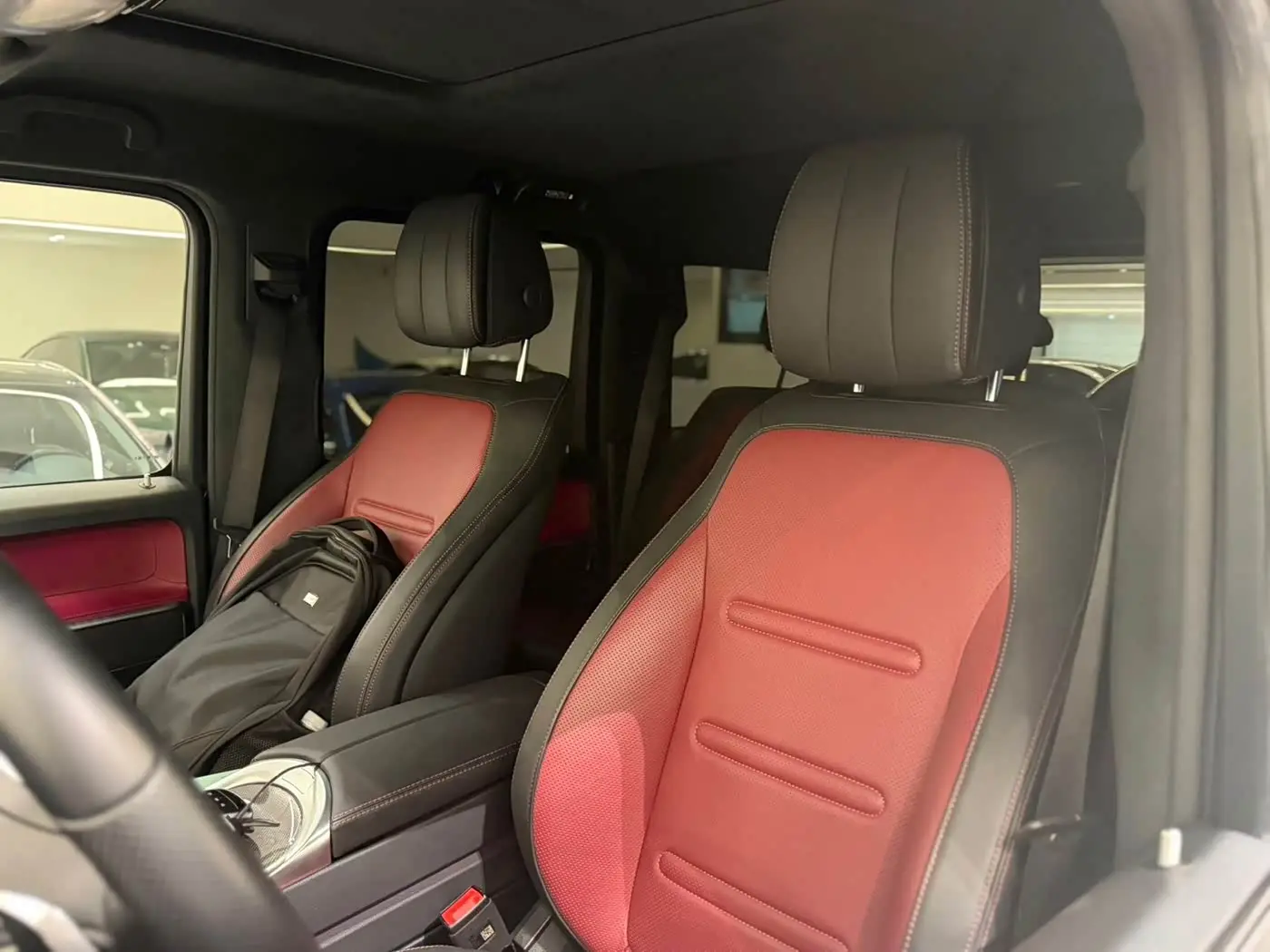 Mercedes-Benz G-Class 2023 — Фото 13/18