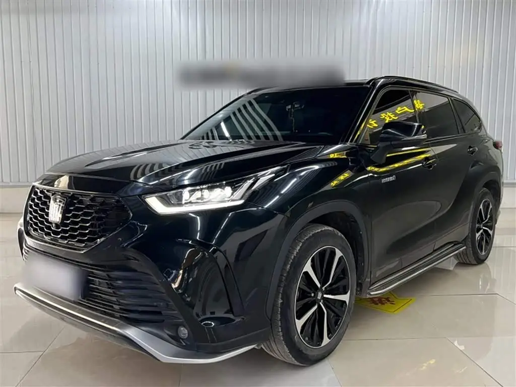 Toyota Crown Kluger 2024 — Photo 2/20