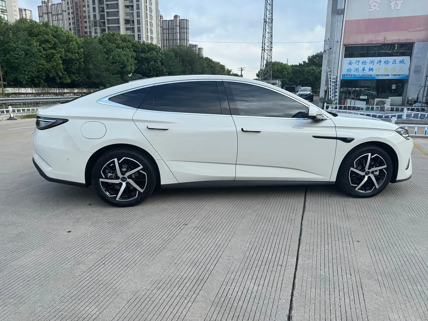 BYD Seal 07 DM-i 2025 — Фото 7/20
