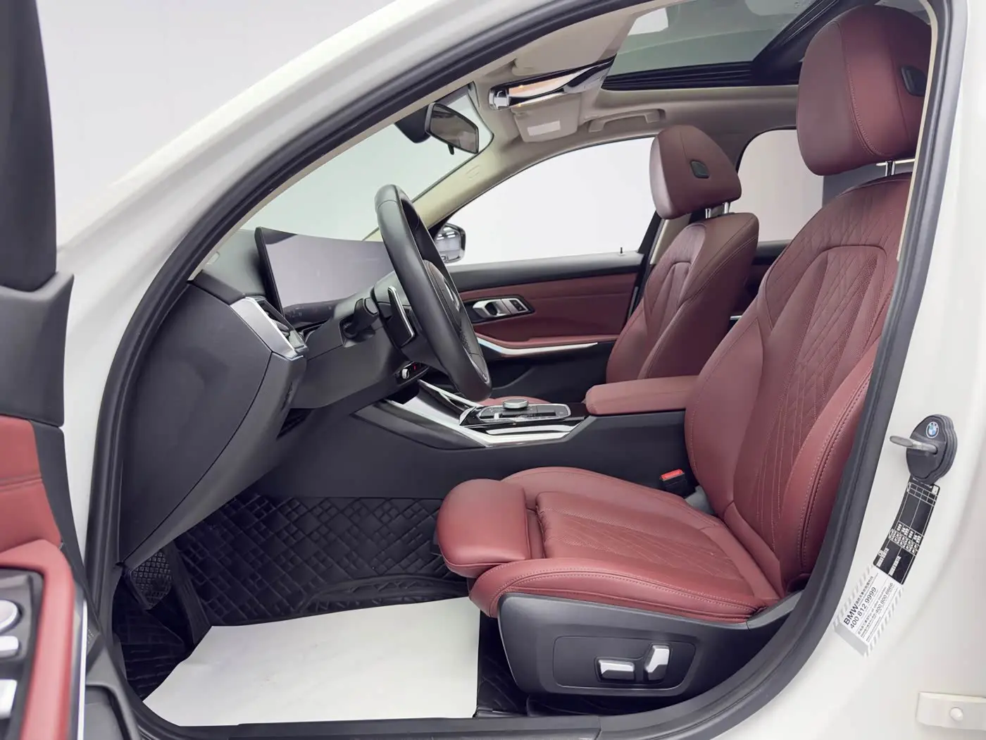 BMW 3 Series 2023 — Photo 12/20