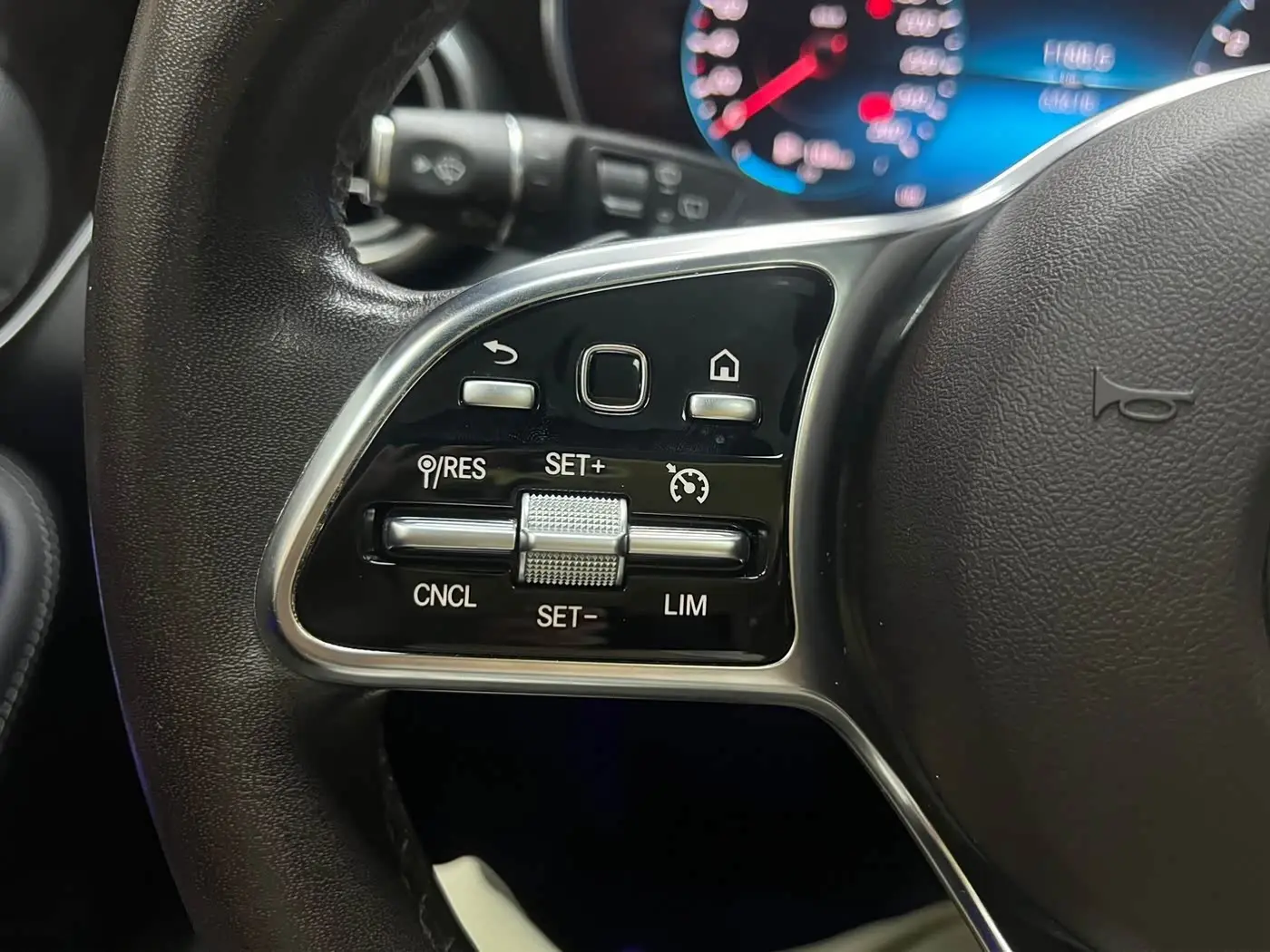 Mercedes-Benz GLC 2019 — Фото 13/20