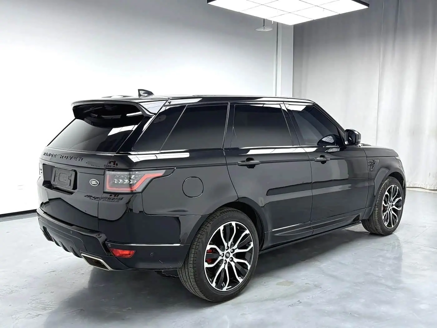 Land Rover Range Rover Sport 2021 — Photo 7/9