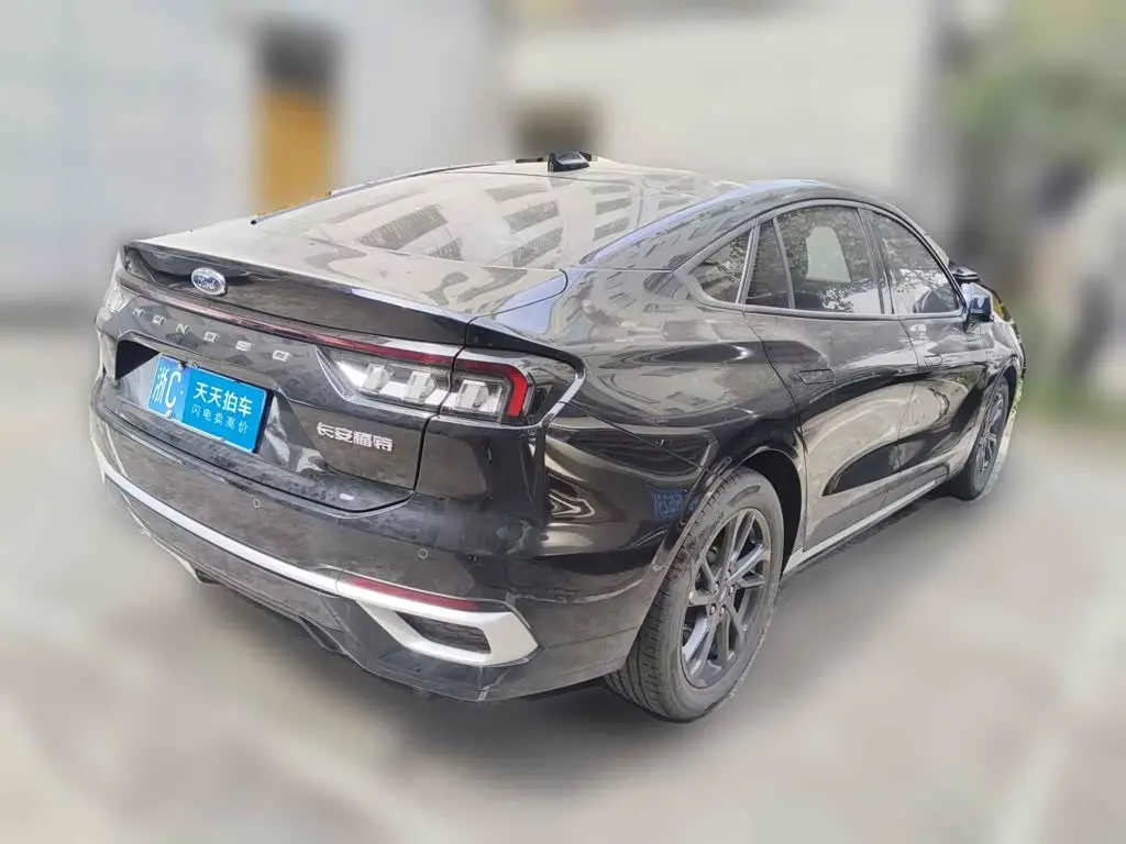 Ford Mondeo 2025 — Photo 5/15