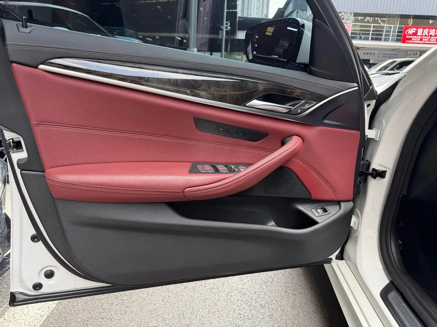 BMW 5 Series 2020 — Photo 14/20