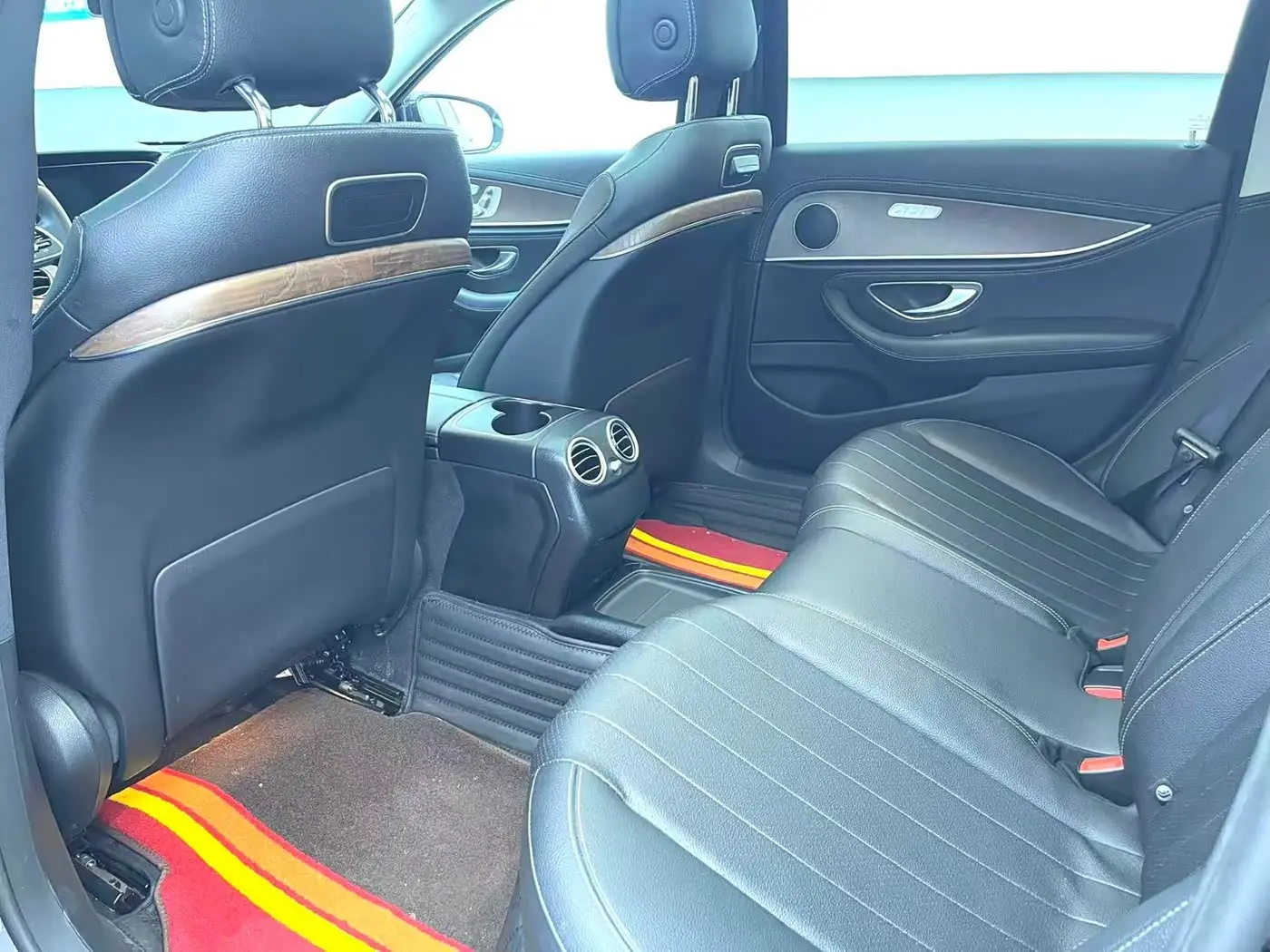 Mercedes-Benz E-Class 2019 — Photo 6/15