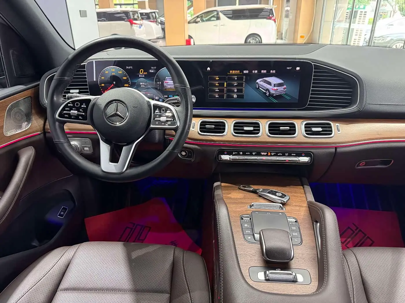 Mercedes-Benz GLS 2023 — Photo 15/20
