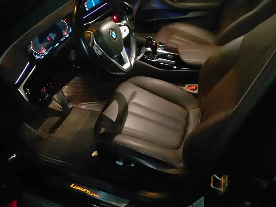 BMW 5 Series 2020 — Photo 9/16