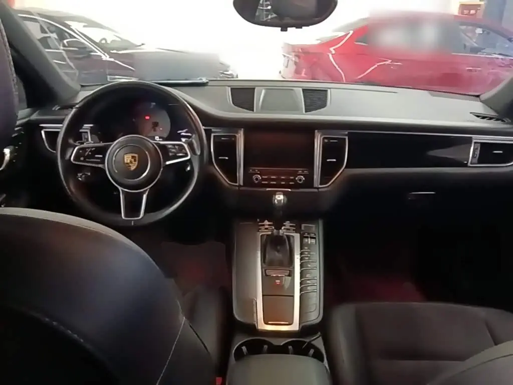 Porsche Macan 2017 — Фото 10/20