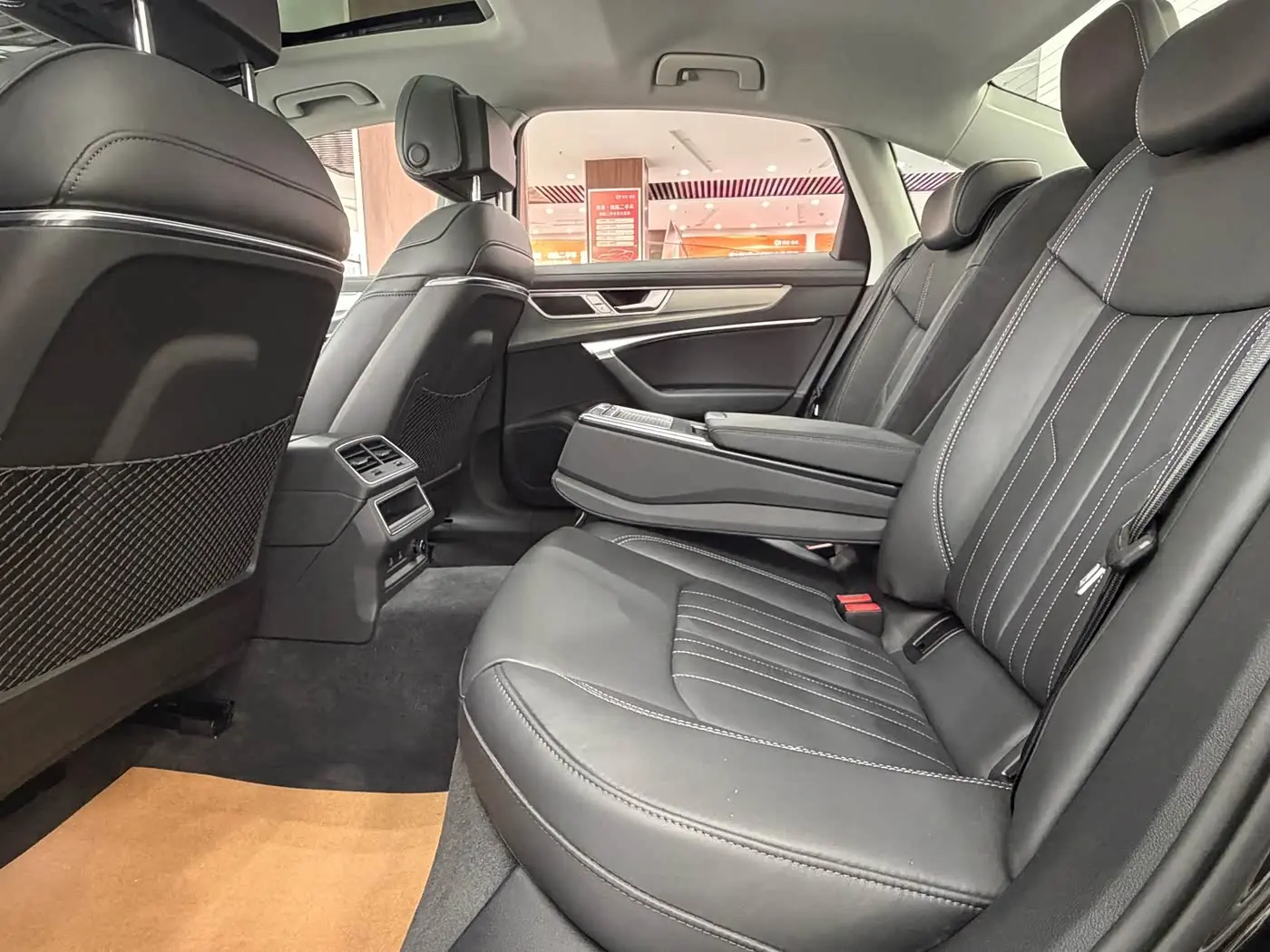 Audi A6L 2023 — Photo 13/14