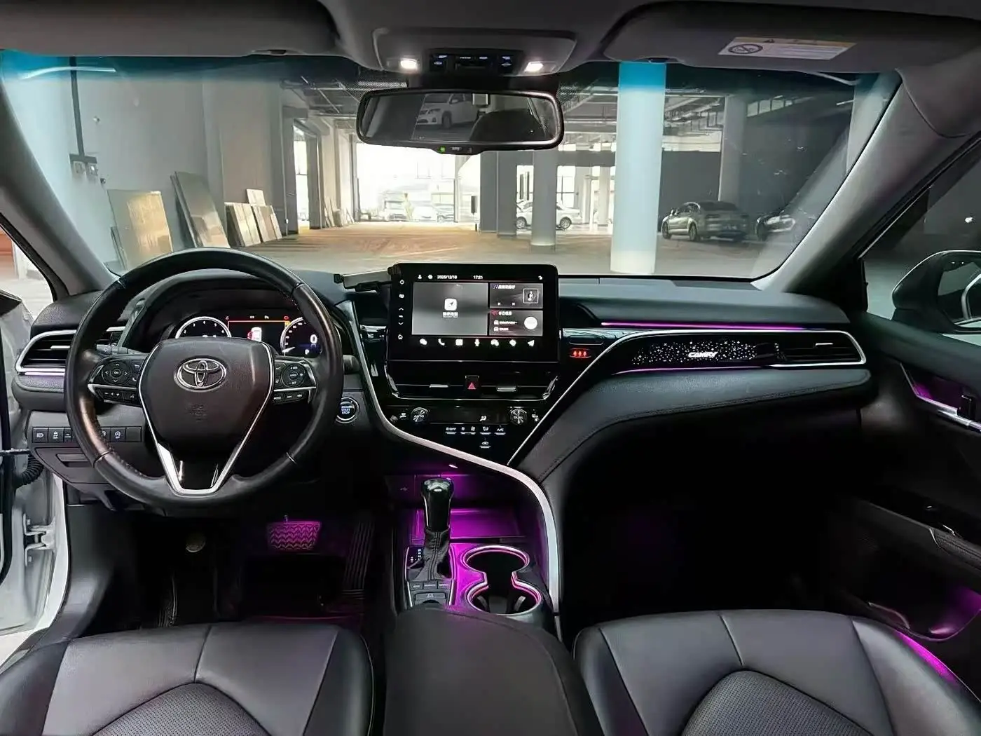 Toyota Camry 2022 — Photo 5/9