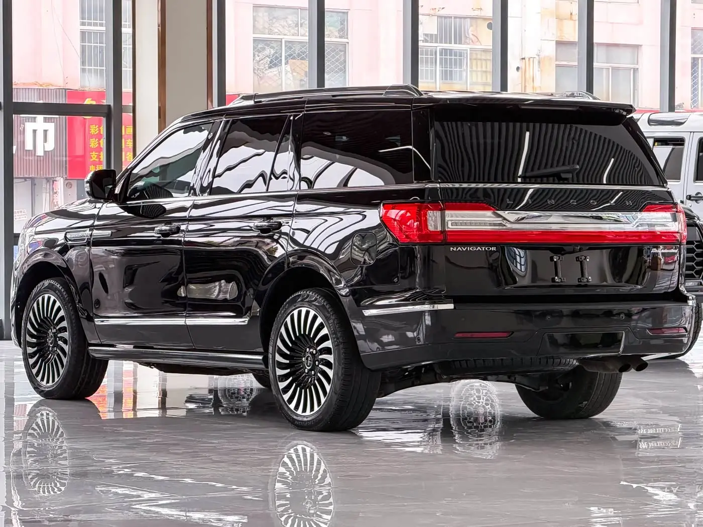 Lincoln Navigator 2022 — Фото 4/20