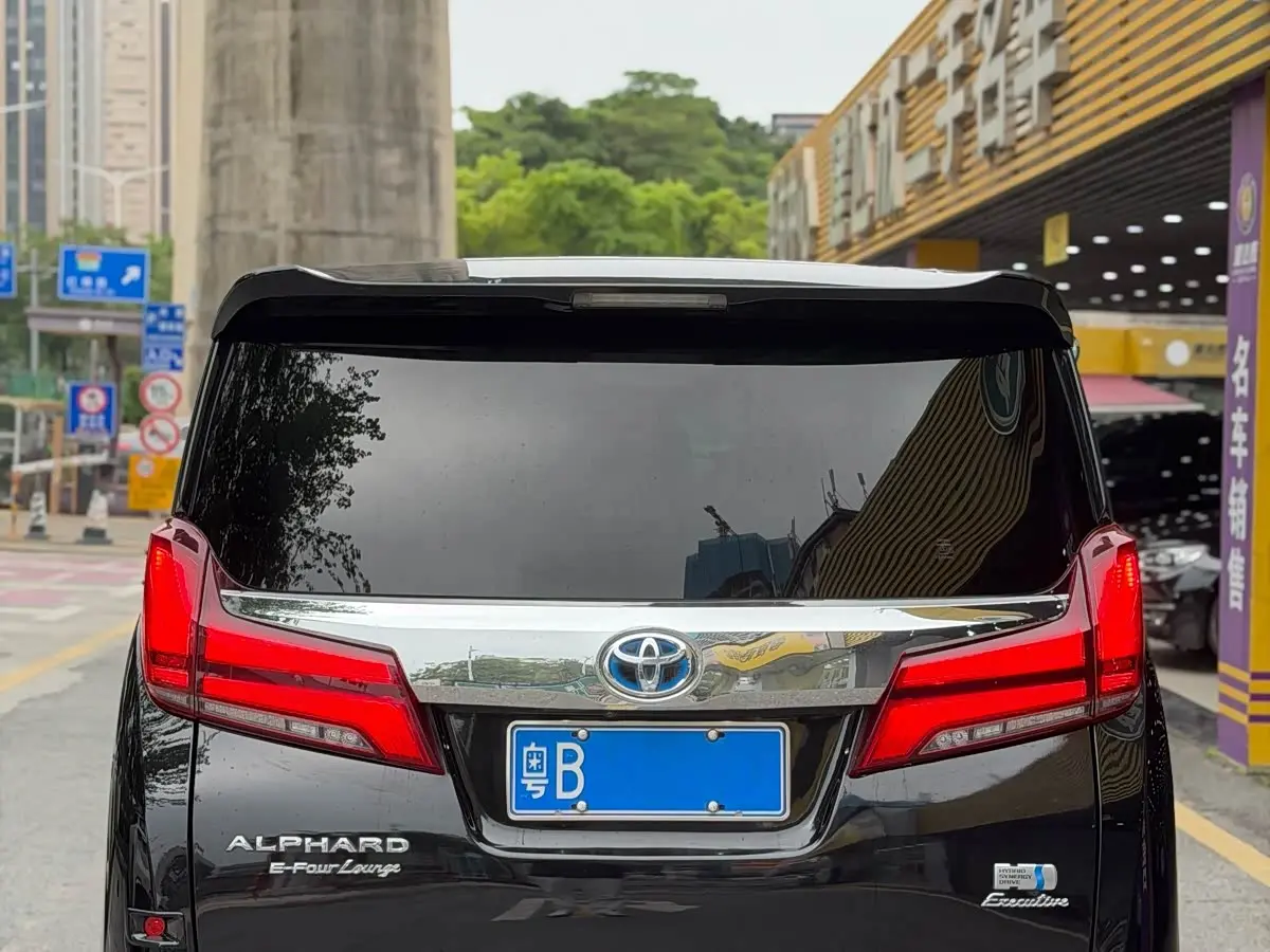 Toyota Vellfire 2019 — Фото 3/11