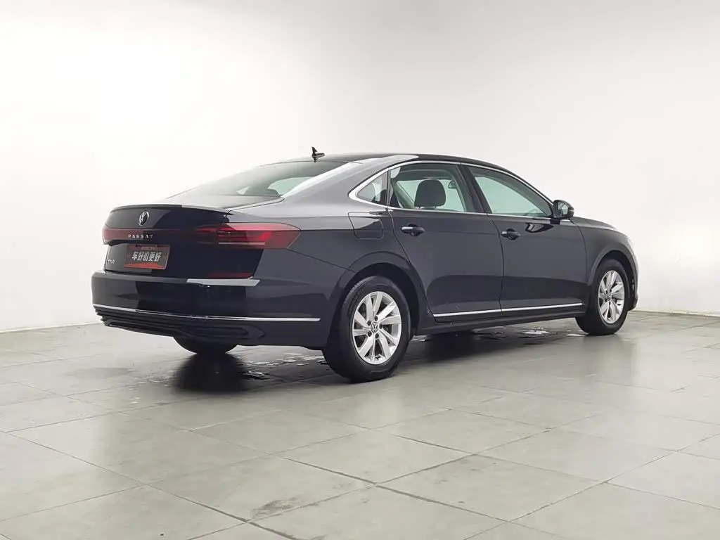 Volkswagen Passat 2025 — Photo 2/20