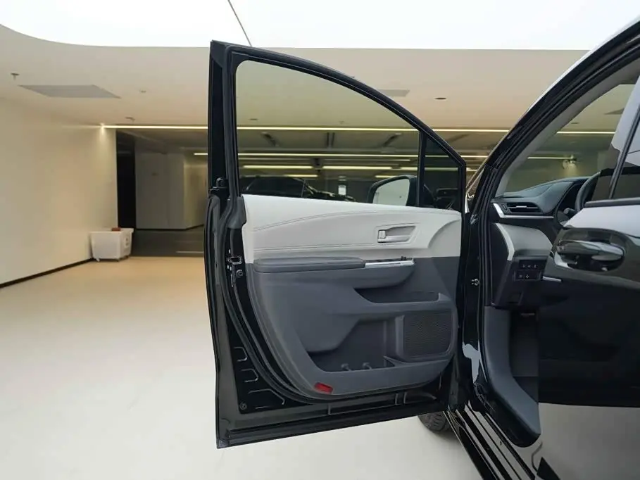 Toyota Sienna 2024 — Photo 16/20