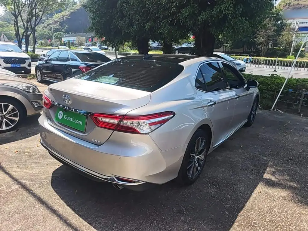 Toyota Camry 2023 — Şəkil 6/19