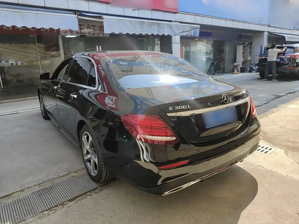 Mercedes-Benz E-Class 2018 — Photo 4/19