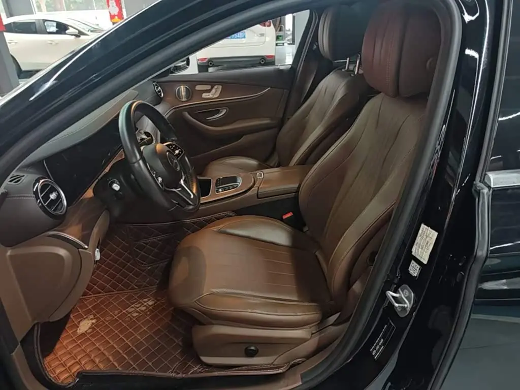 Mercedes-Benz E-Class 2019 — Фото 14/20