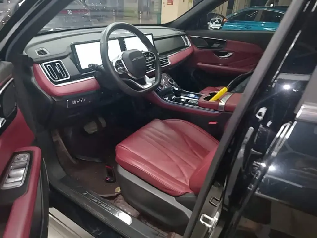 Jetour X70 PLUS 2025 — Photo 15/20