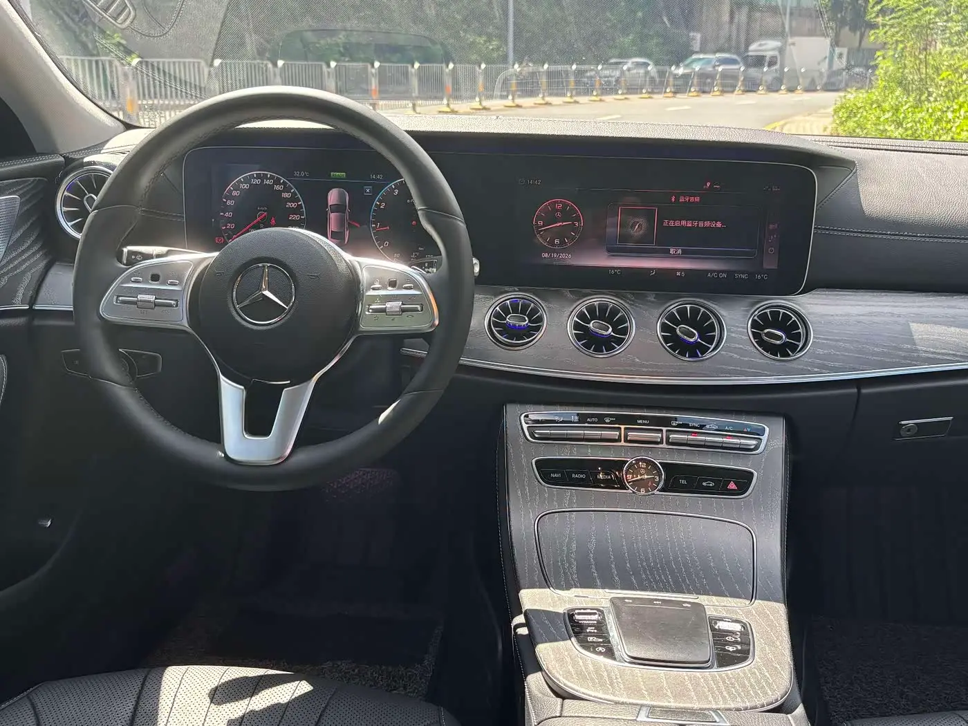Mercedes-Benz CLS 2018 — Photo 12/20