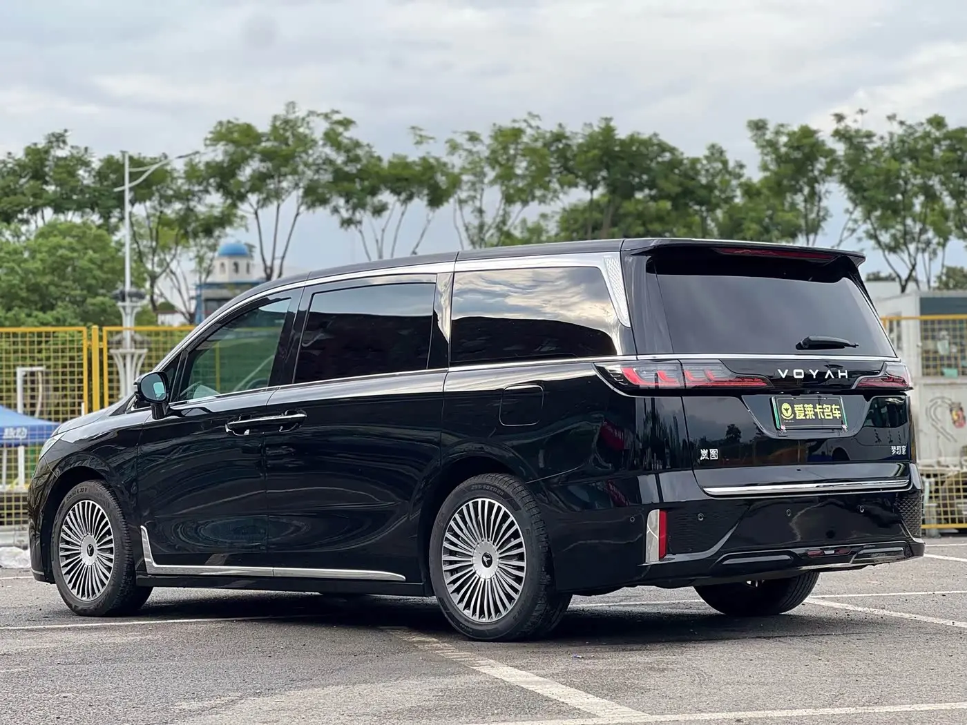 Voyah Auto Voyah Dreamer 2025 — Şəkil 16/18