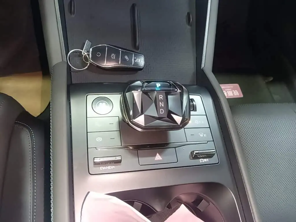 BYD Qin L 2025 — Photo 14/20