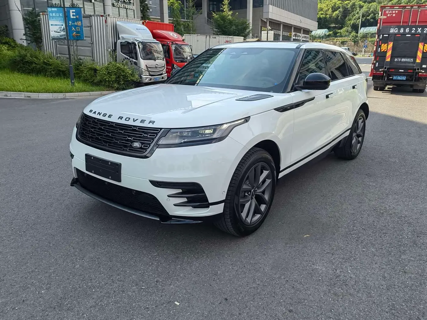 Land Rover Range Rover Velar 2026 — Şəkil 1/13
