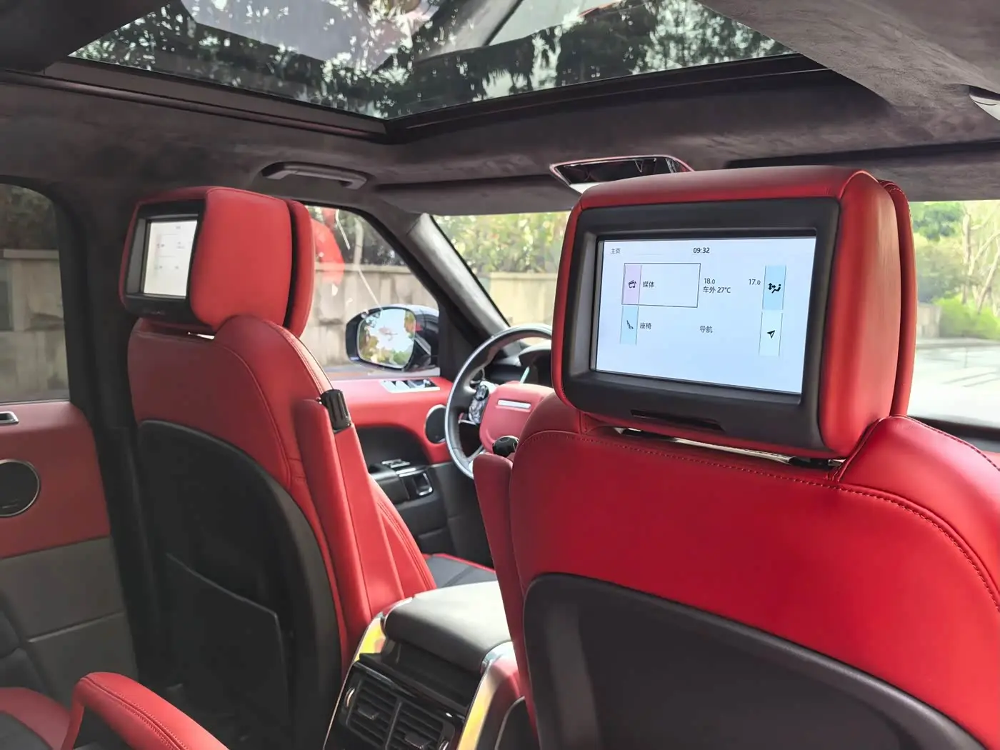Land Rover Range Rover Sport 2018 — Photo 15/18