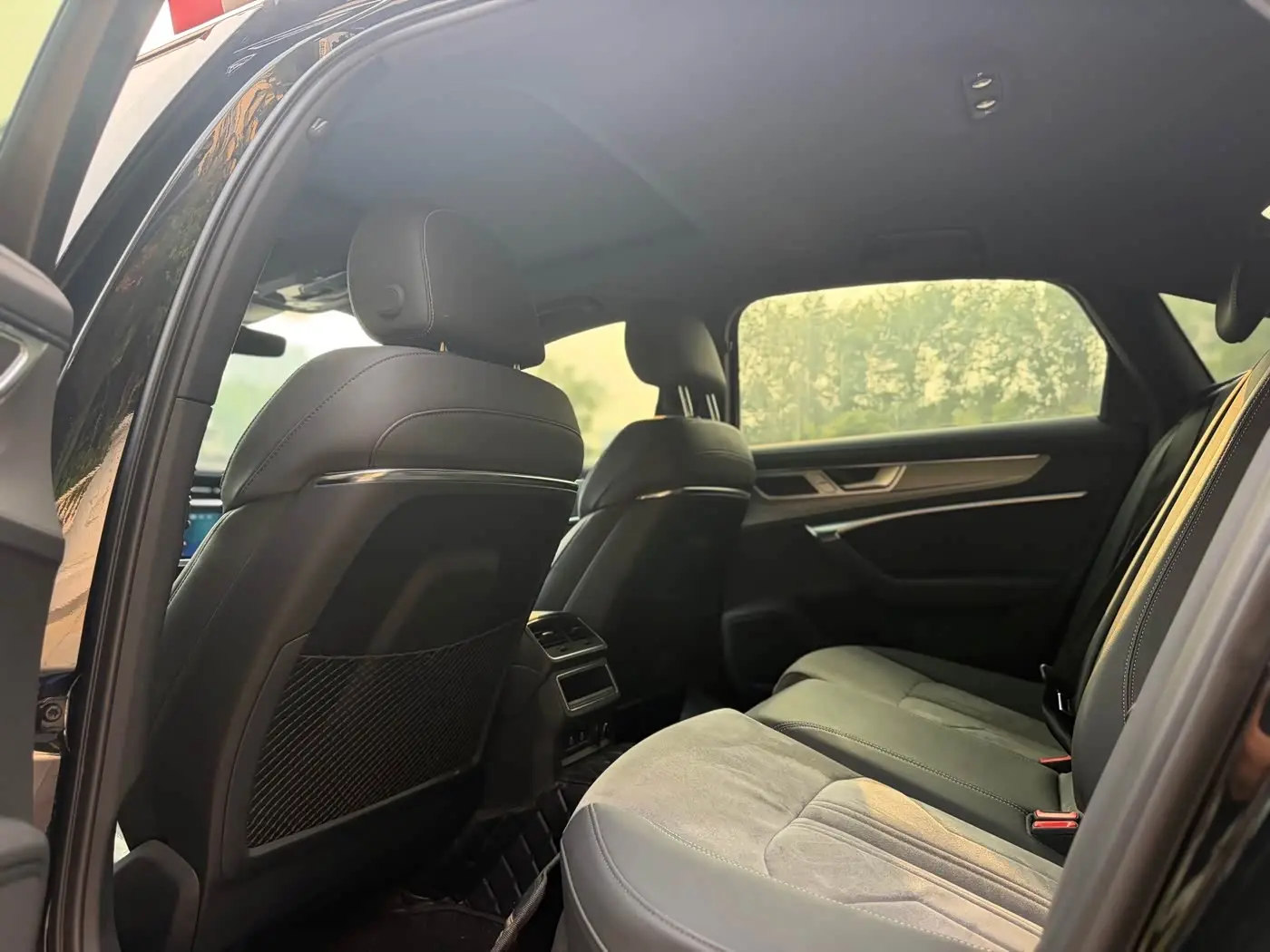 Audi A6L 2024 — Photo 11/16