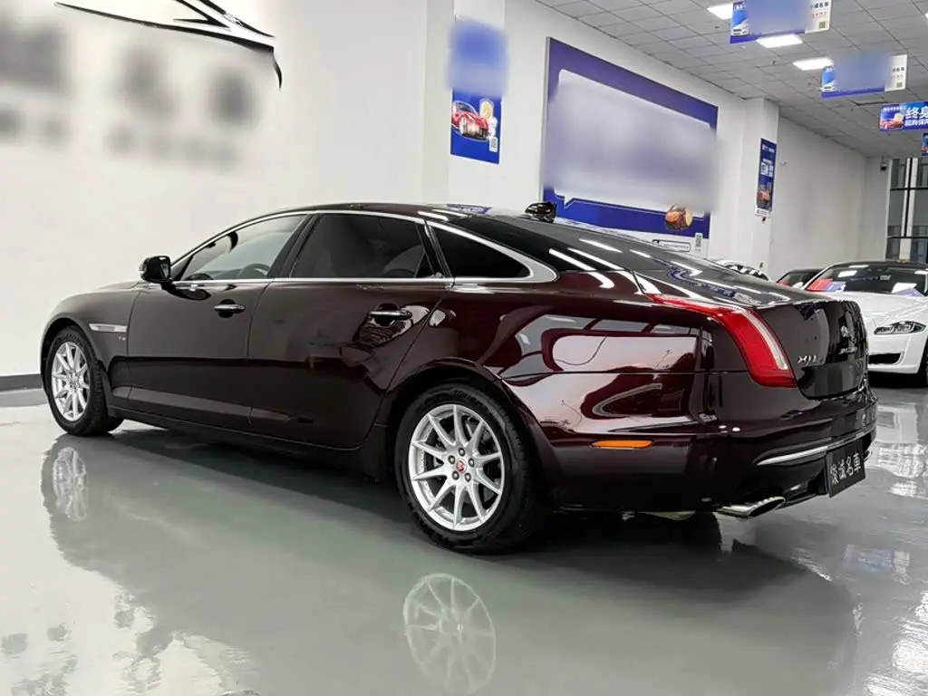 Jaguar XJ 2017 — Photo 12/20