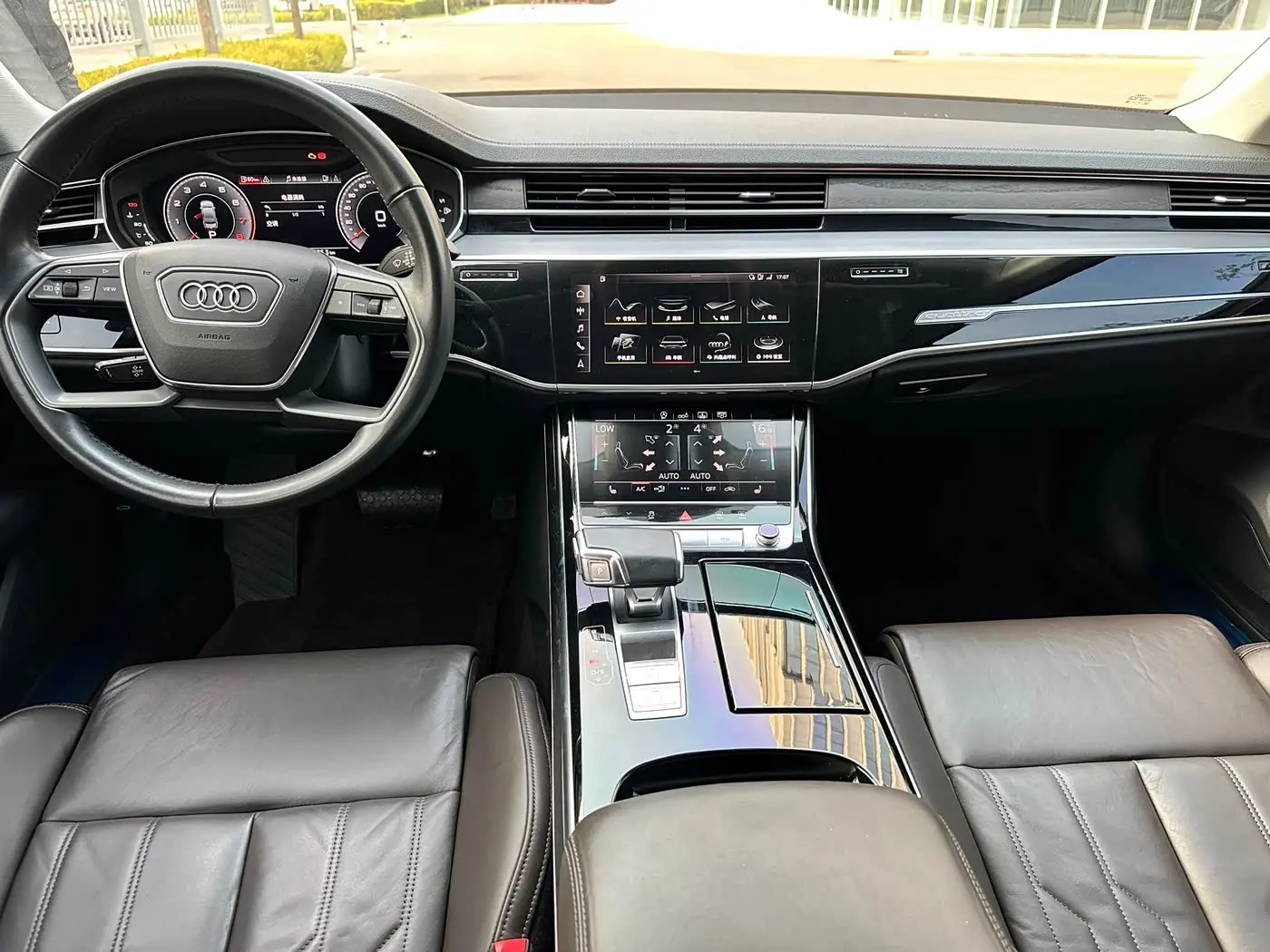 Audi A8 2019 — Фото 5/9