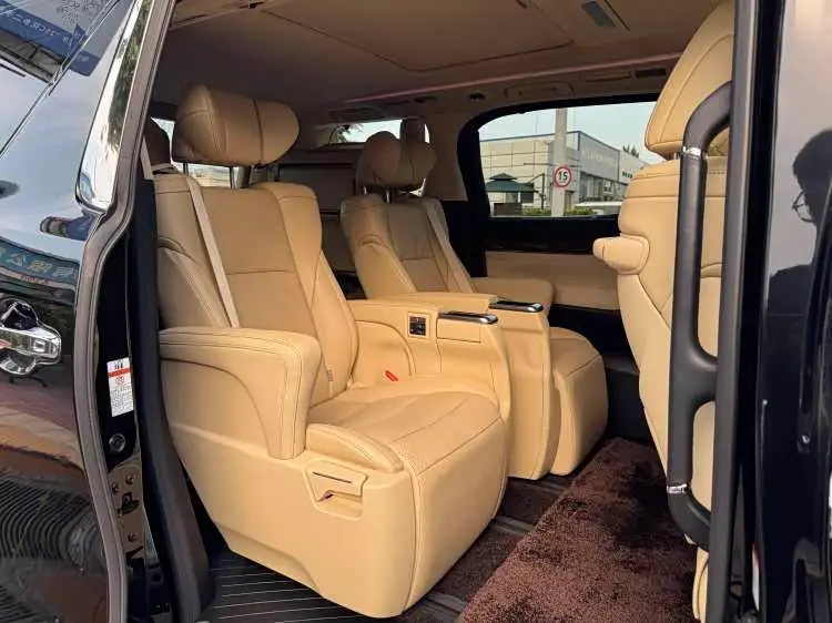 Toyota Alphard 2021 — Photo 6/14