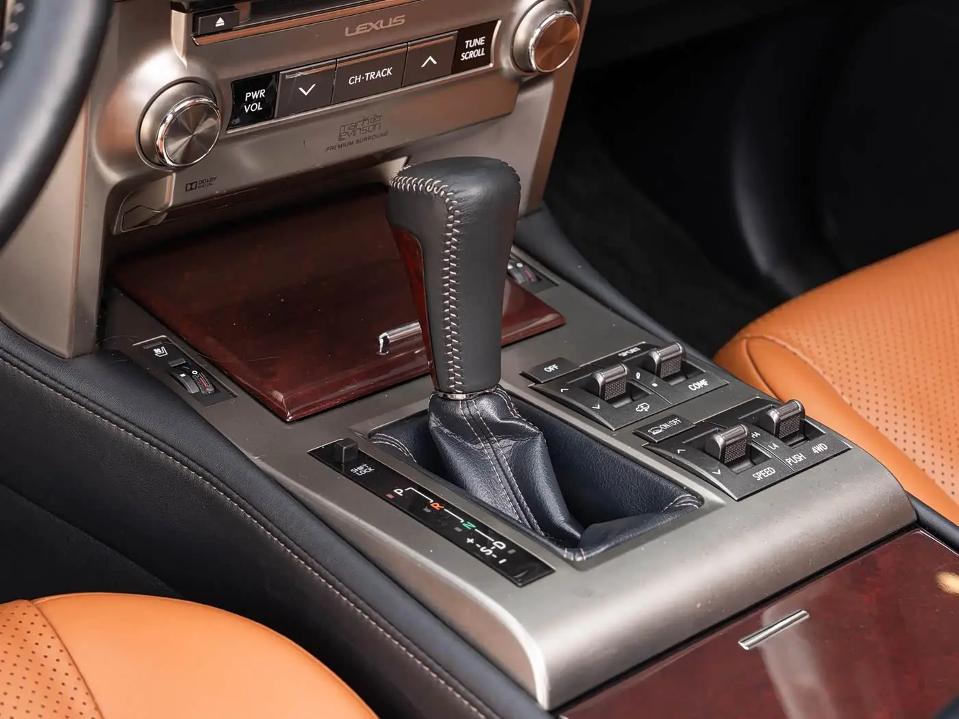 Lexus GX 2014 — Şəkil 16/20