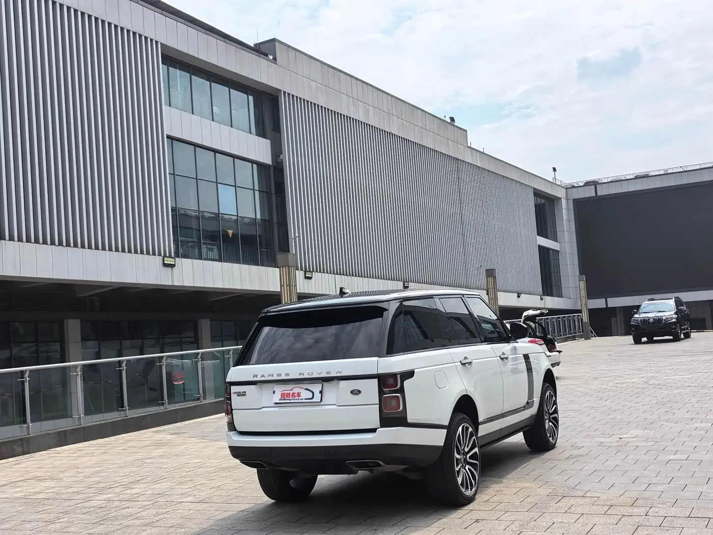 Land Rover Range Rover 2019 — Фото 16/18