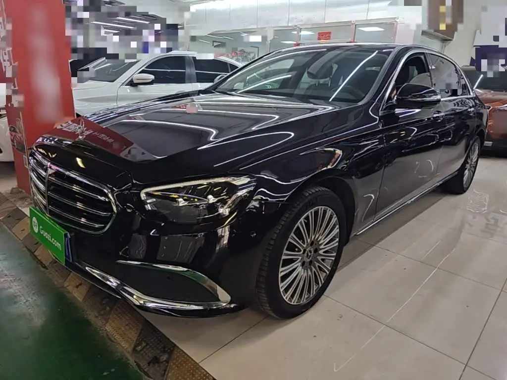 Mercedes-Benz E-Class 2021 — Photo 1/19